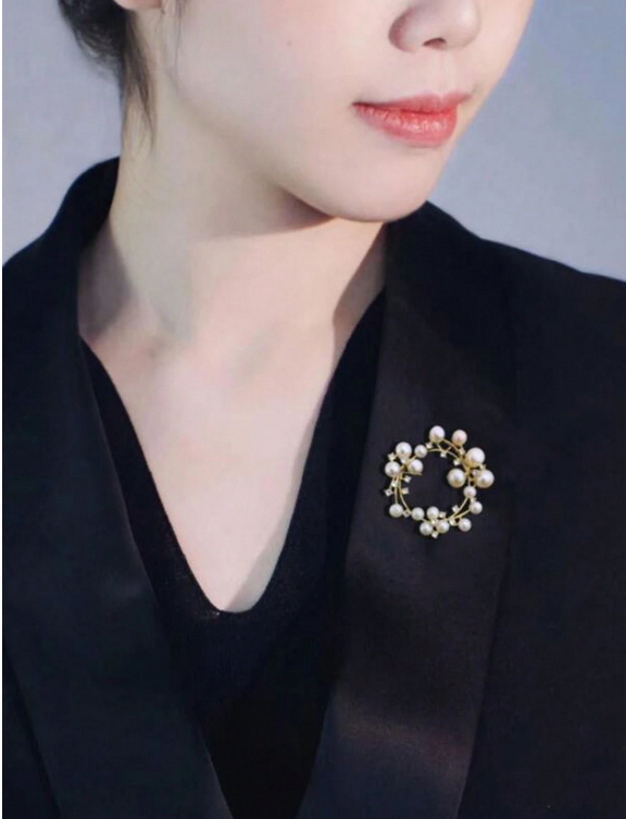 Broche étoile et perle en métal or