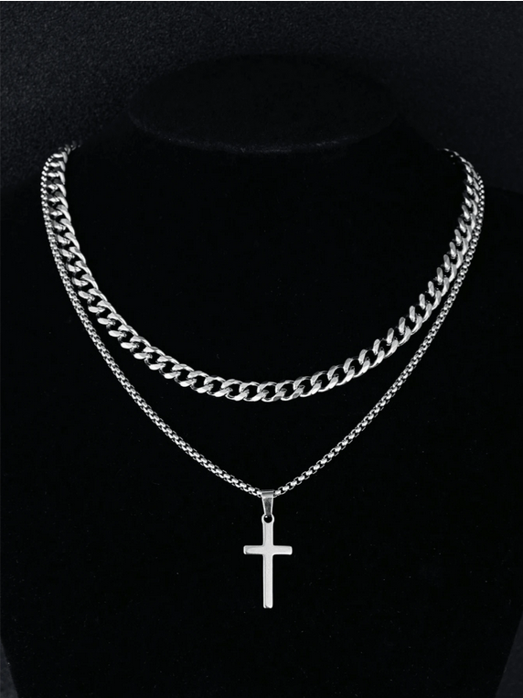 Collier croisé avec pendentif carré