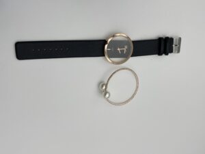 Montre à Quartz Ronde avec Bracelet et Breloque en Feuille