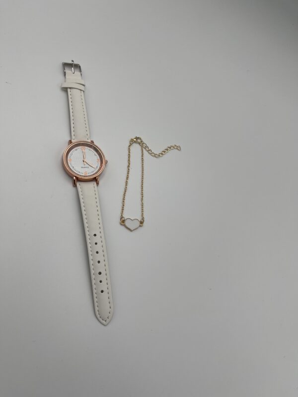 Montre à Quartz Simple avec Bracelet Cuir et Cœur