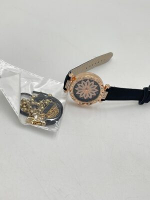 Montre Femme Vintage à Quartz avec Cadran Floral et Bracelet Noir