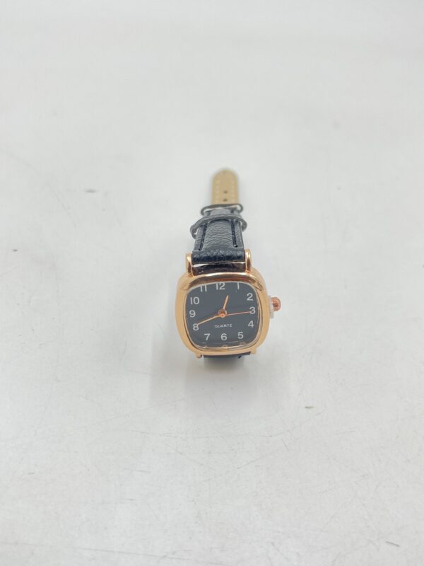 Montre à Quartz Femme avec Cadran Carré et Bracelet en Cuir PU