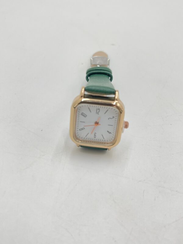 Ensemble Montre à Quartz Cadran Carré et Bracelet Manchette Ensemble Montre à Quartz Cadran Carré et Bracelet Manchette