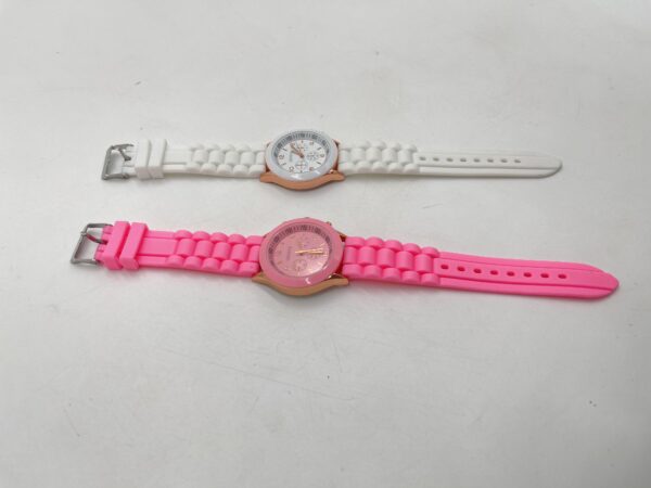 Montre de Couple Blanc et Rose avec Bracelet en Alliage de Zinc