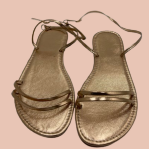 Sandales plates à boucle femme champagne