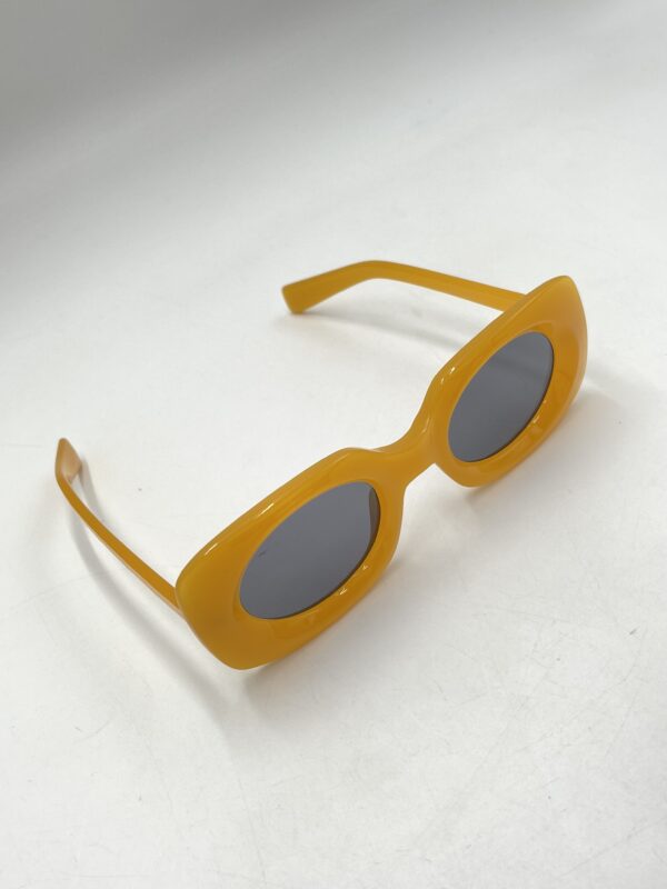 Lunettes de plage à monture carrée