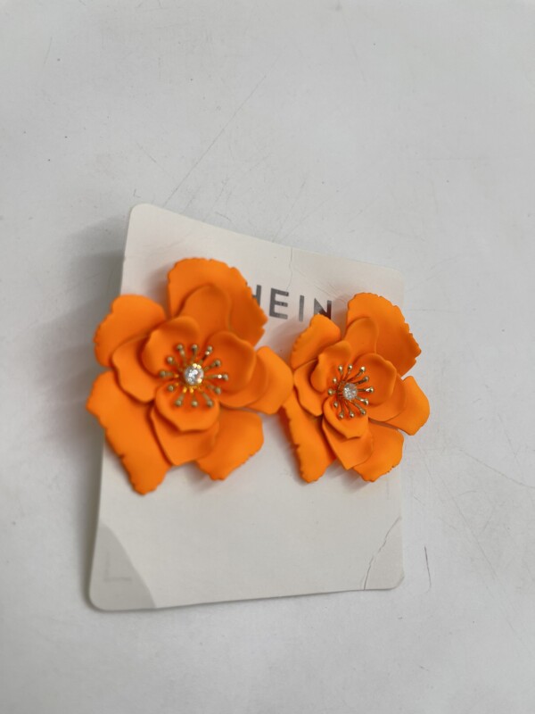 Boucles d'Oreilles Élégantes à Fleurs Douces