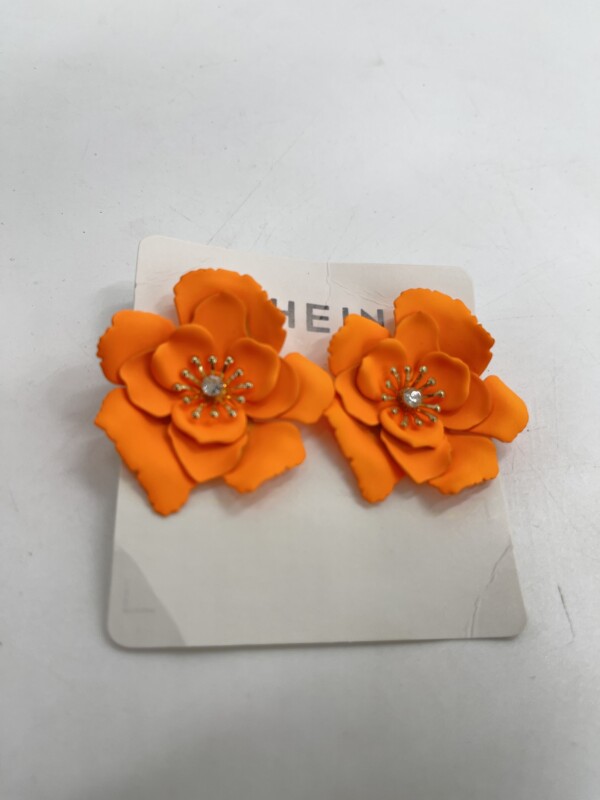 Boucles d'Oreilles Élégantes à Fleurs Douces