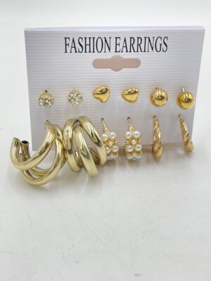 paires de boucles d'oreilles cœur et perles