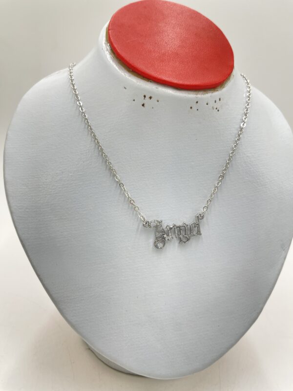 Collier lettre personnalisé