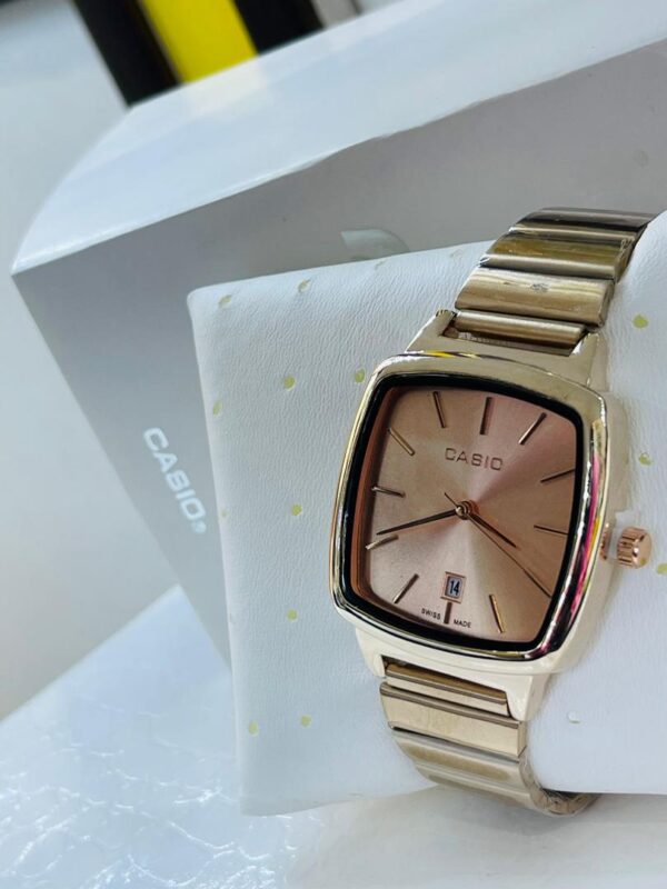 Casio square Rg