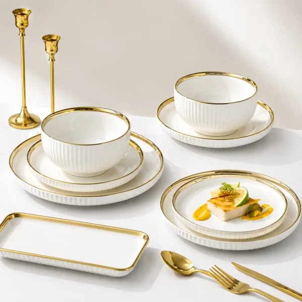 Service de Vaisselle VIP 32 Pièces – Blanc & Doré Luxe