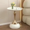Table d’Appoint Élégance Ivoire et Dorée