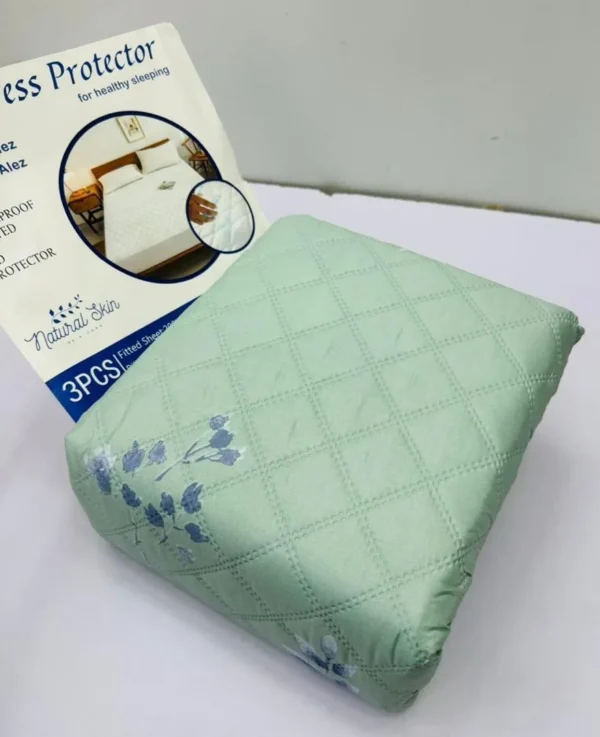 WhatsApp Image 2026-09-20 at 18.01.32 (5) Housse de Protection Matelas 200 × 220 cm – Bonnet 25 cm